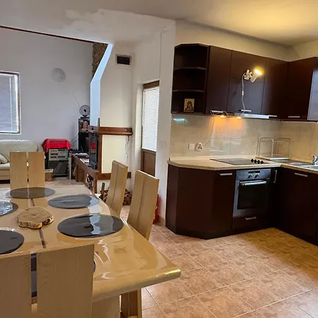 Mountain Family Chalet Rayovo